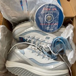 NIB Skechers Rockers Shoes Blue